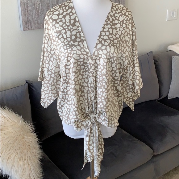 Vici Tops - NWOT Vici Leopard Satin Tie Top